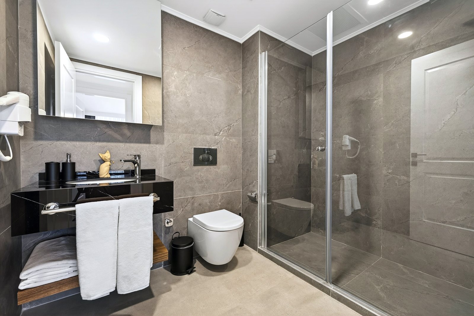 Grand Sapphire BLU — рендер 10